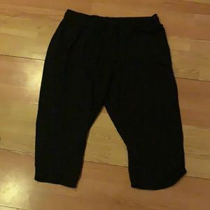 Woman’s Black Capris